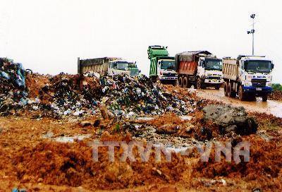 Hà Nội nâng mức hỗ trợ người dân vùng ảnh hưởng từ bãi rác Nam Sơn ảnh 1
